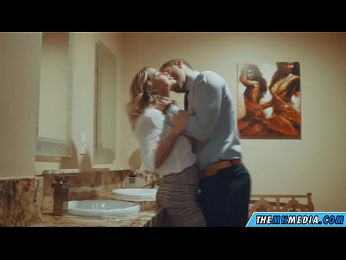 ❤️ Cando unha loura tetona seduce nun baño público ☑ Porno casero a nós gl.dreamypassionatespotlight.ru ﹏